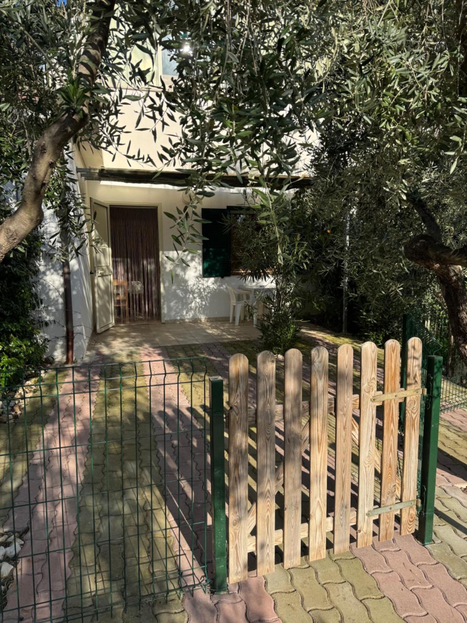 Residence San Luca Vieste Buitenkant foto